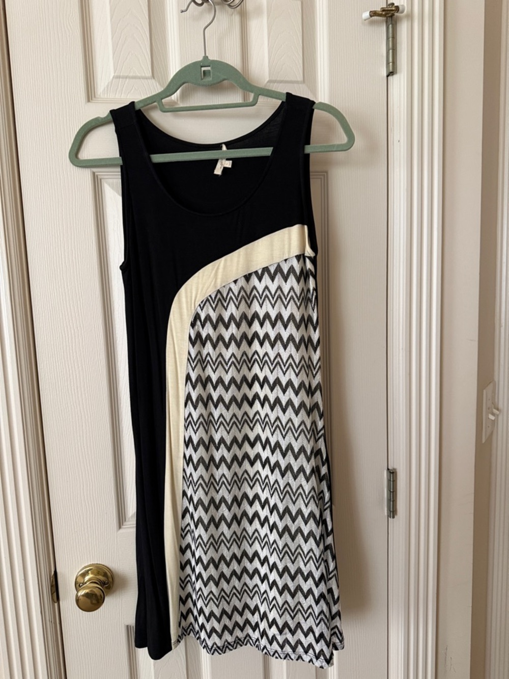 Mystree Black and Cream Chevron Midi Dress